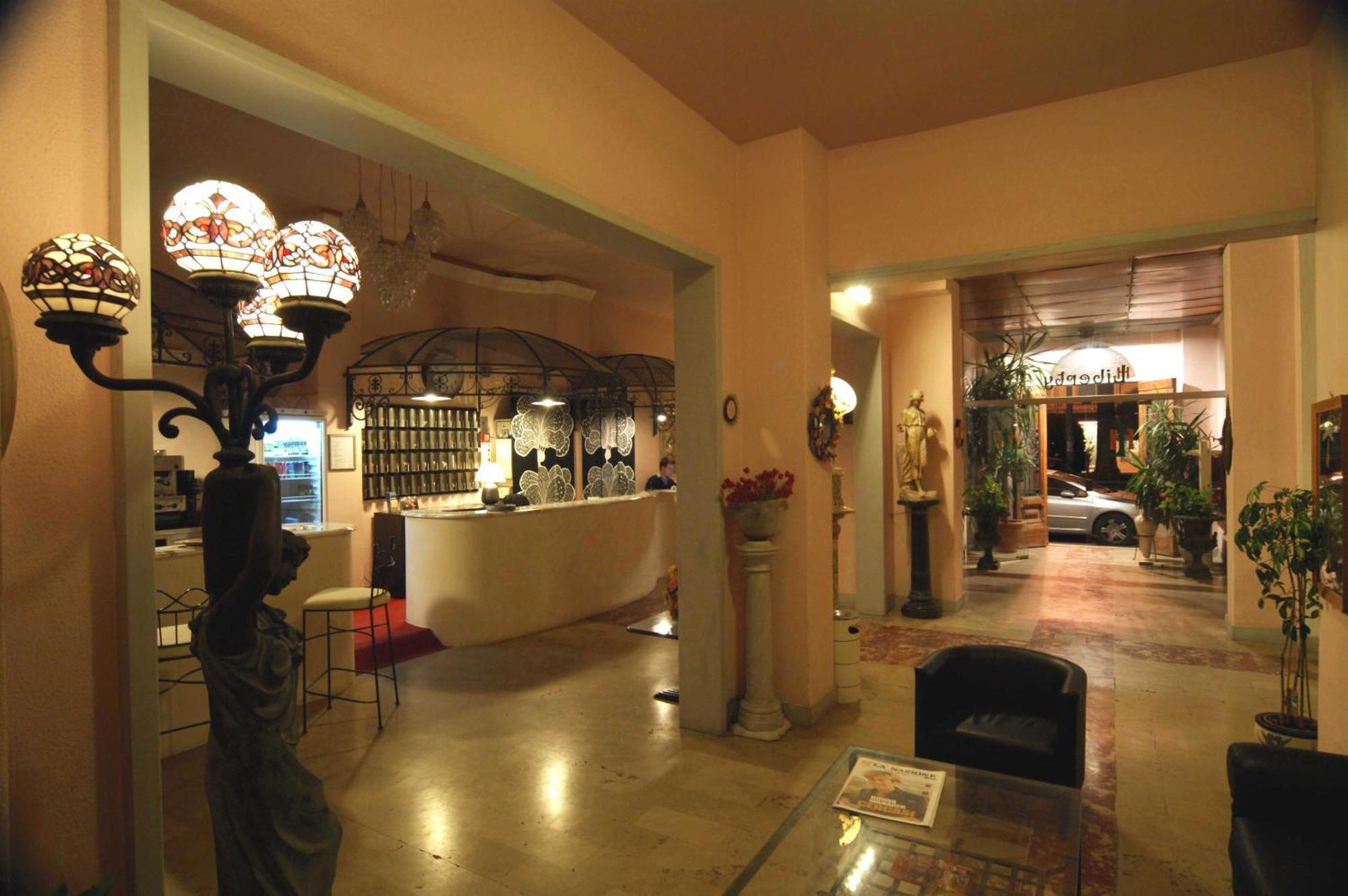 Hotel Liberty Viareggio Buitenkant foto